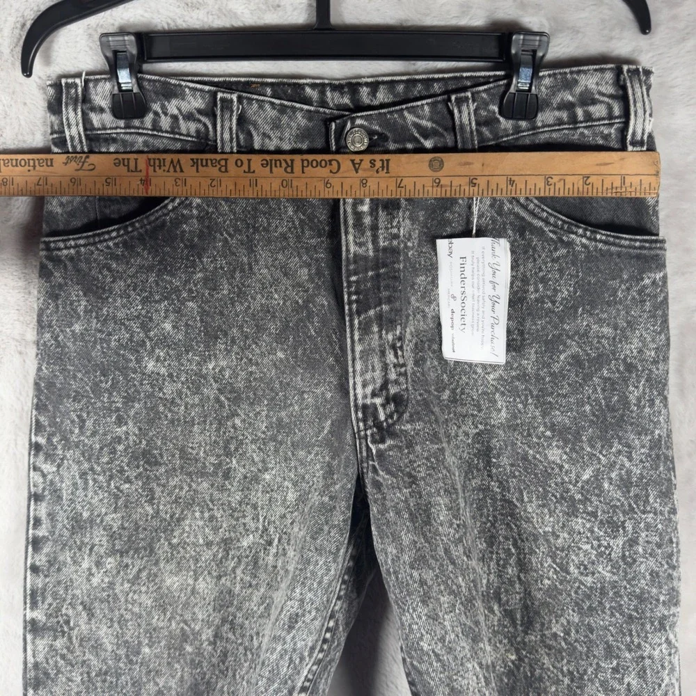 Vintage 80s Levis 550 Mens Grey Acid Wash Denim Cut Off Shorts Made in USA 34 30